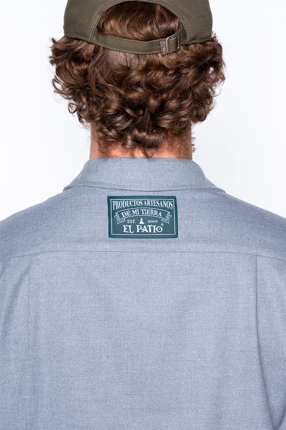 LA CAMISA: TECHNICAL