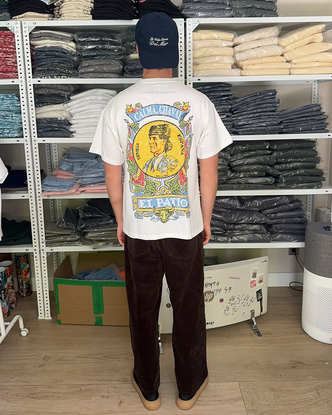 LA CAMISETA: CALMA, CHAVAL (Regular Oversized Fit)