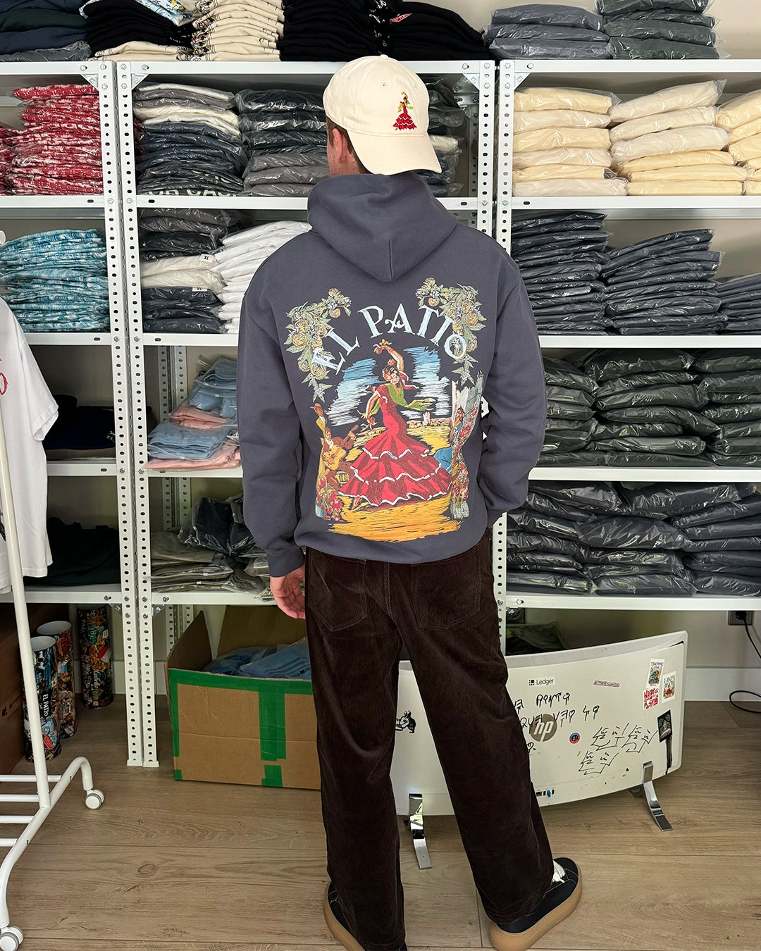 LA SUDADERA: FLAMENCA