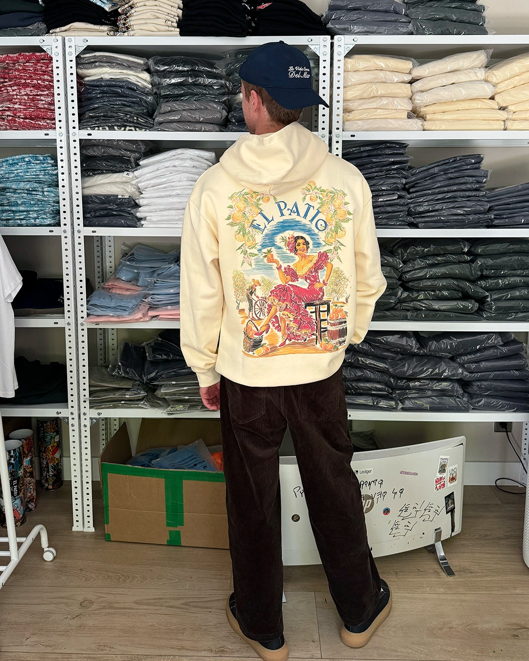 LA SUDADERA: NARANJAS